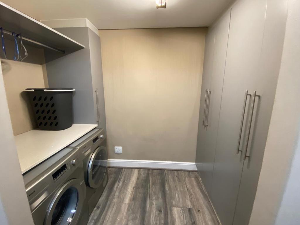 סטראנד Loddey'S Self Catering Apartments - By Beach Collection מראה חיצוני תמונה