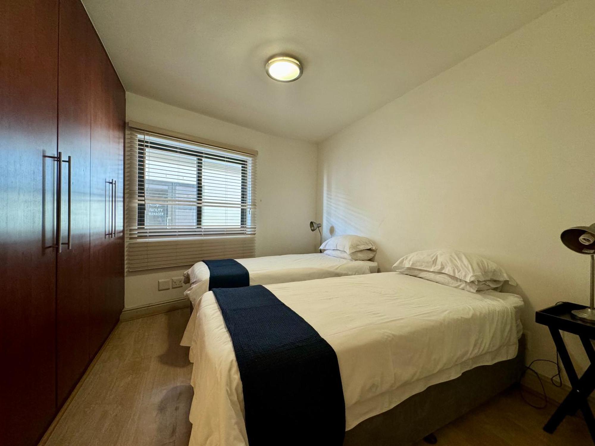 סטראנד Loddey'S Self Catering Apartments - By Beach Collection מראה חיצוני תמונה